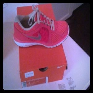 women's Nike Dual Fusion Breathe