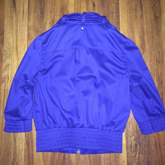 GIFTED.  PURPLE JACKET - Picture 3 of 4