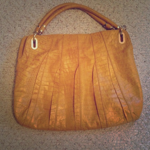 TAHARI leather bag