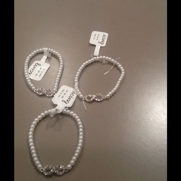BRAND NEW PEARL BRACELETS!$5.00 each - Picture 2 of 3
