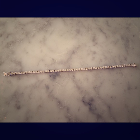 CUBIC ZERCONIA/STERLING SILVER TENNIS BRACELET!