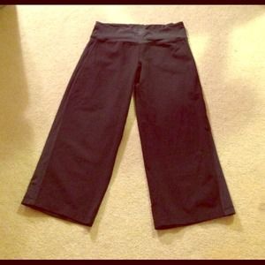 lululemon Drawstring Crops with zipper pocket