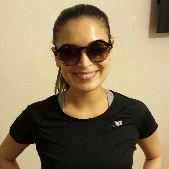 ASOS Round Framed Sunglasses - Picture 2 of 3