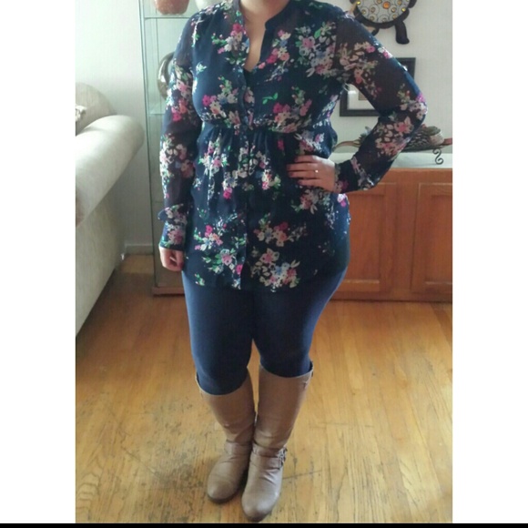 🌻 Express Navy Floral Chiffon Button Down Tunic