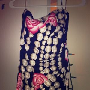 Strapless dress. Rose and pearls on black