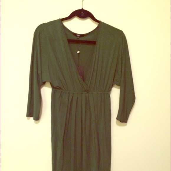 Super cute TART hunter green jersey dress!