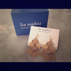 MOROCCAN INSPIRED LIA SOPHIA GOLD EARRING!!