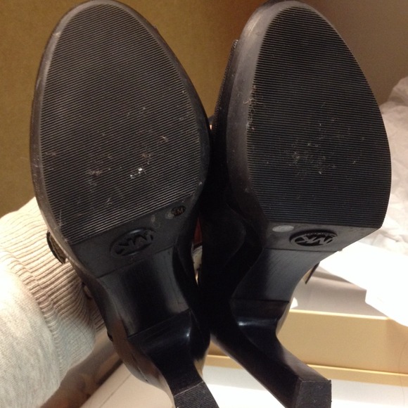 🚫sold🚫💯% authentic Michael Kors... - Picture 2 of 4