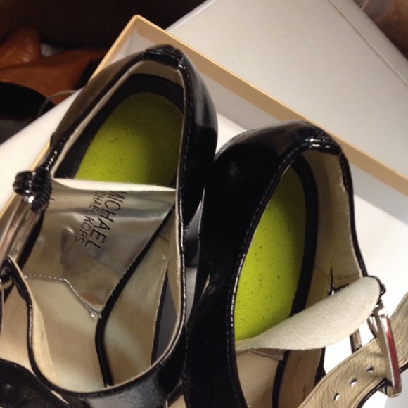 🚫sold🚫💯% authentic Michael Kors... - Picture 3 of 4