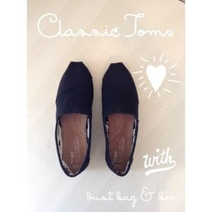 Black Canvas Women's Classic Toms