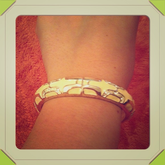 Beige and sliver bangle 💛 - Picture 1 of 1