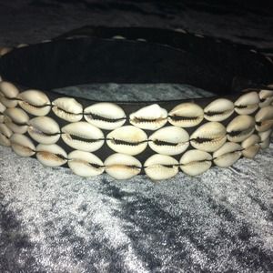 Hawaiian puka shell leather belt