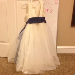 Girls size 6 flower girl dress