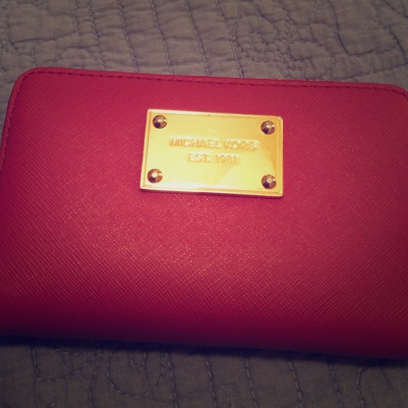 TRADED Michael kors & Dooney & Bourke wristlets