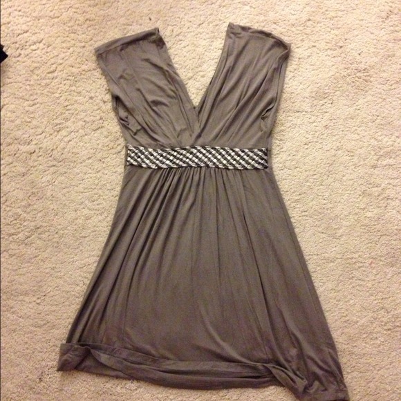 Double V grey dress - Picture 2 of 3
