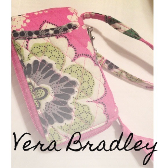 PRICE CUT✂️ Vera Bradley Pink Wristlet - Picture 1 of 4