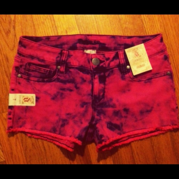 Shorts - Picture 2 of 2