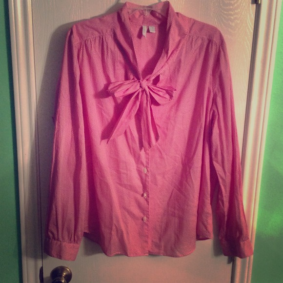 long sleeved Old Navy top