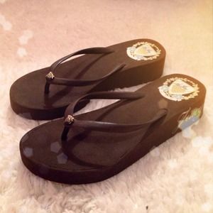 🍓 Juicy Couture Wedge Sandals Size 8