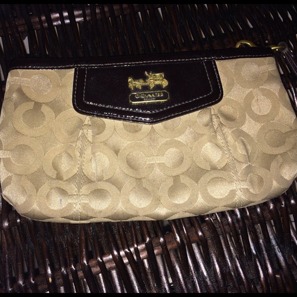 PRICE CUT ✂️Coach Madison OP Art Wristlet - Picture 1 of 4