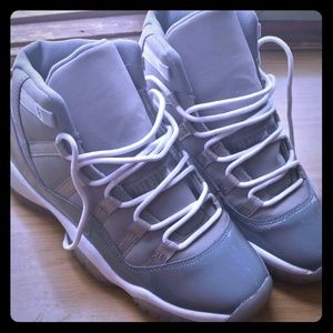 Air Jordan 11: cool Grey