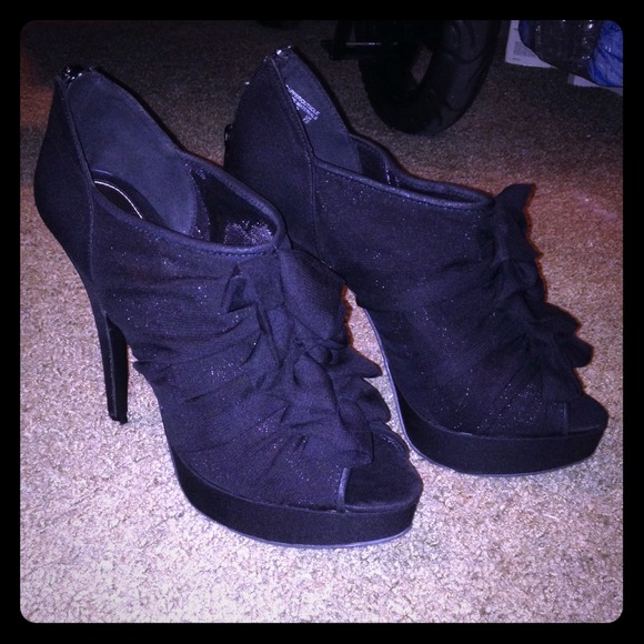Metaphor heels