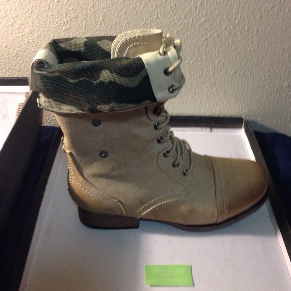 SOLD - Picture 3 of 3