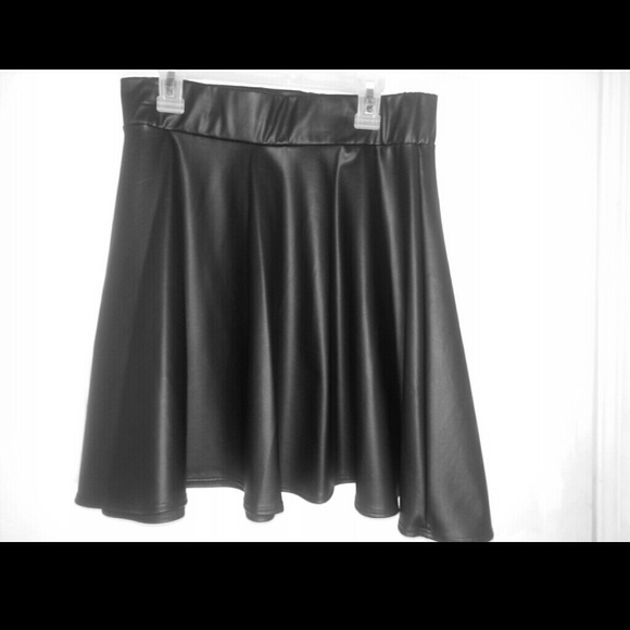 Traded Matte Black Skirt