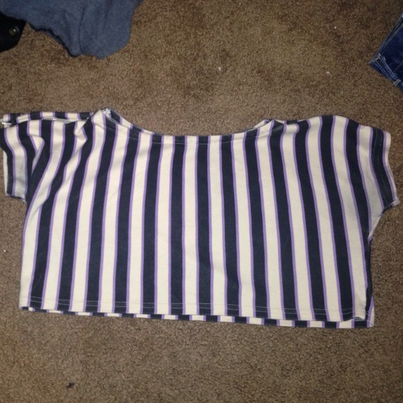 crop top w zippers