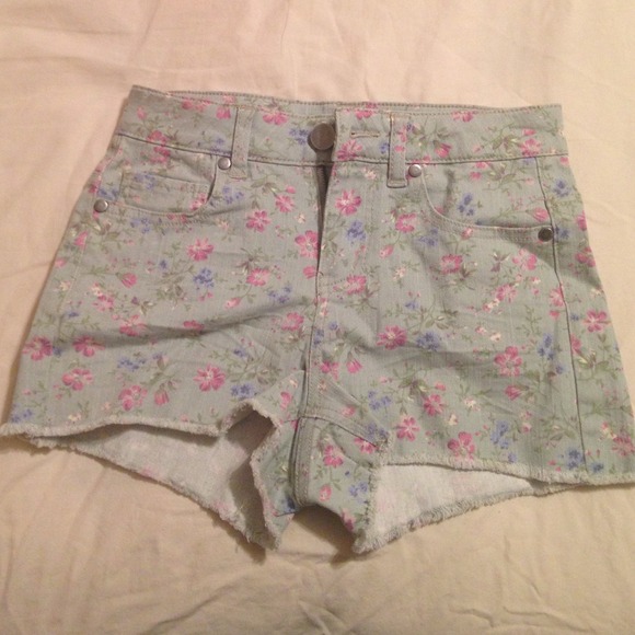 Floral high waisted shorts