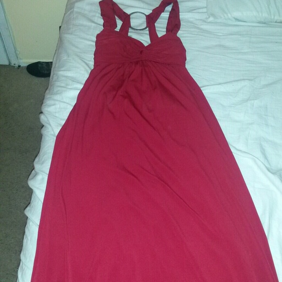 Red open back gown - Picture 3 of 3