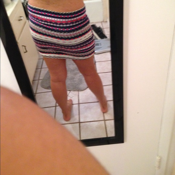 Patterned skirt - Picture 2 of 3