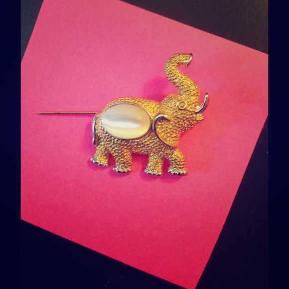 Vintage Gold Color Stone Elephant Pin