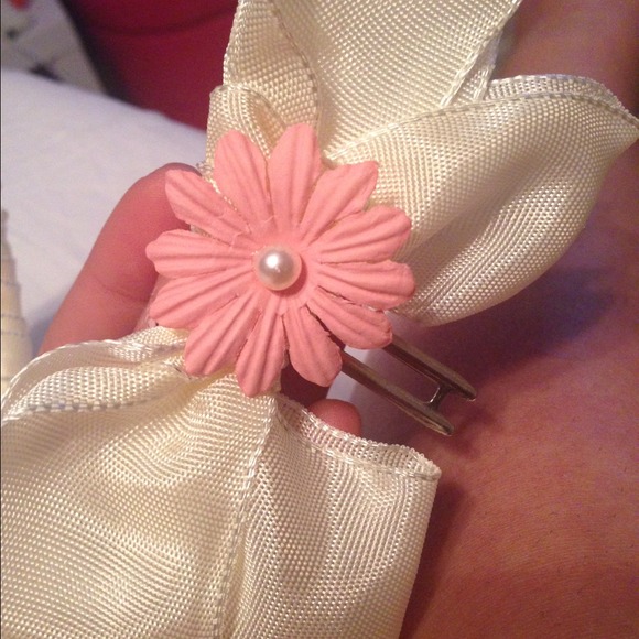 Bows🌸 - Picture 2 of 4