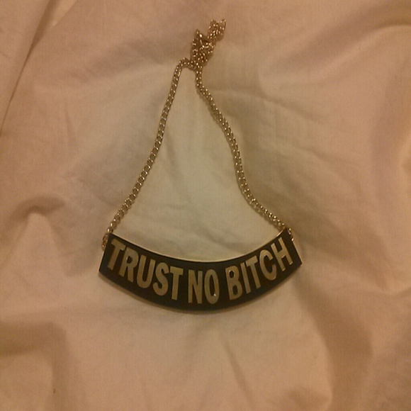 FREE W PURCHASE OF ADDTL ITEM Trust none necklace