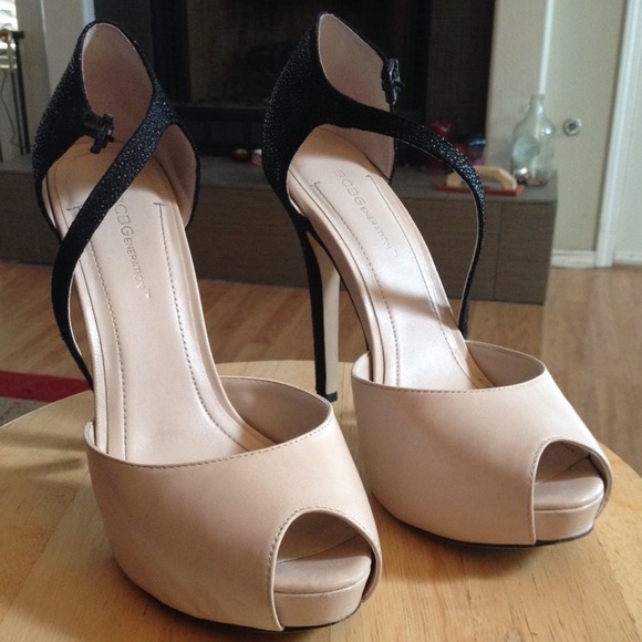 BCBG Generation Size 8.5