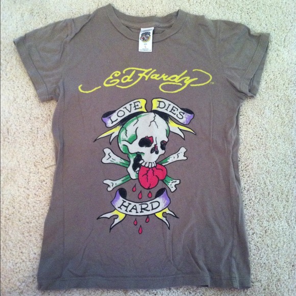 Ed Hardy T Shirt. Size Small.