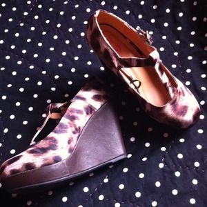 Leopard Print Heel wedges Size 8 wide worn 2x