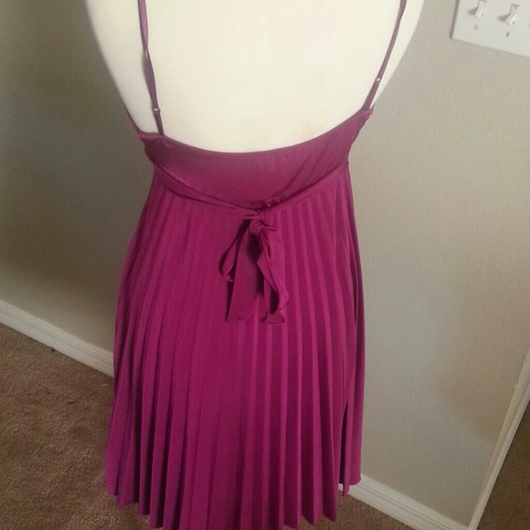 Dress - Picture 4 of 4