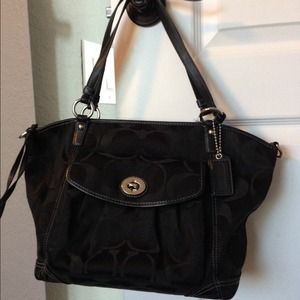 Blk Coach purse w matching wallet *Final Price*