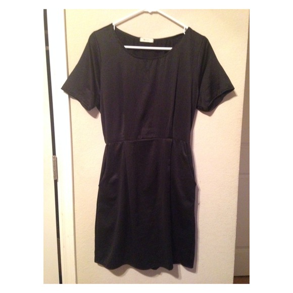 ◼️◽️Little Black Dress◽️◼️