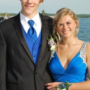 Prom dress worn only once!!