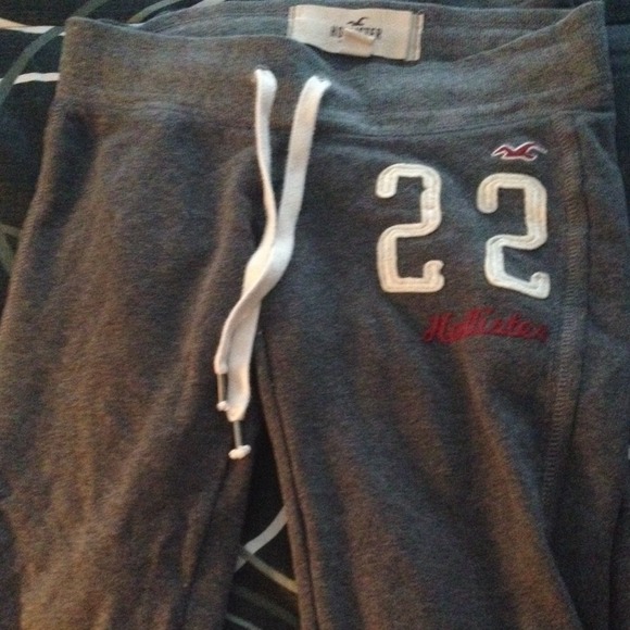 Grey Hollister Sweatpants 💕