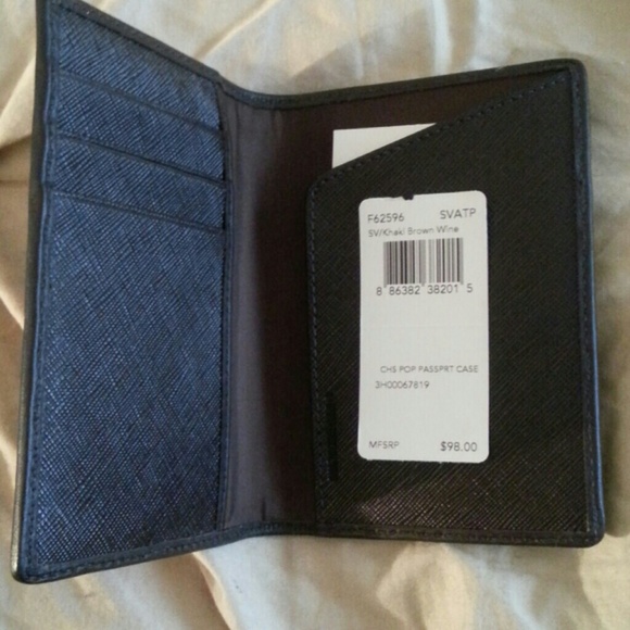 Authentic Coach Signature Wallet - Picture 2 of 3
