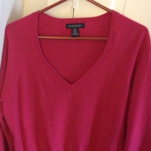🌺Banana Republic V-Neck Stretchy Merino Sweater