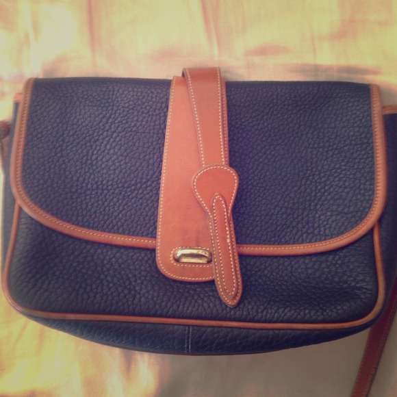 Dooney and Burke vintage purse. 100% authentic!