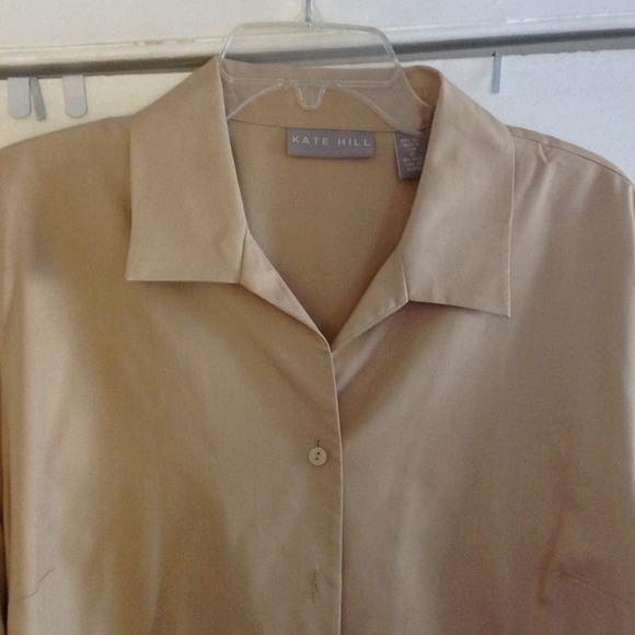 🌼 Silk button down shirt - Just Reduced!