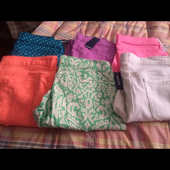****SOLD******NWT Old Navy Skinny Jeans