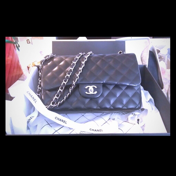 Authentic Chanel jumbo double flap
