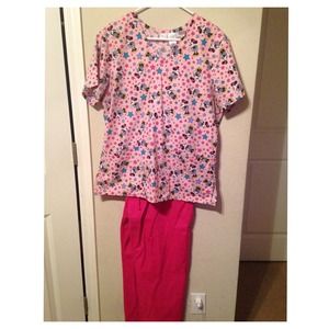 🎀💉Minnie Mouse Nurse Scrub💊🎀